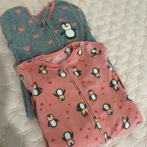 S/2 Fleece footed pajamas 🐧